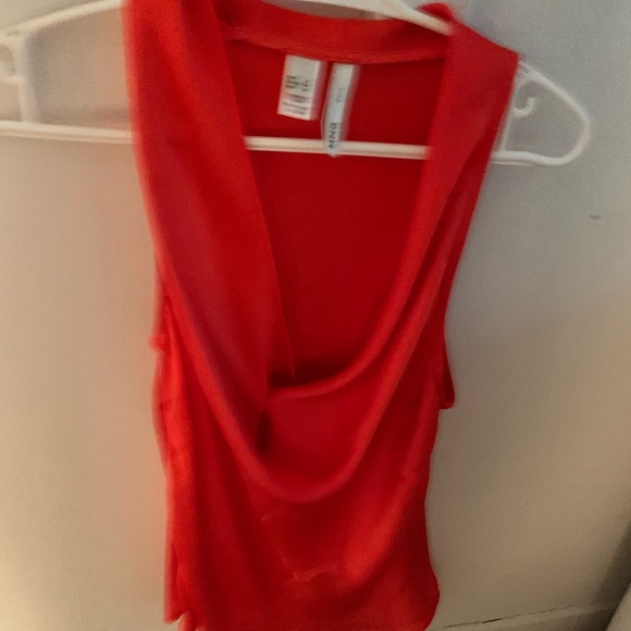 Top - Picture 1 of 1